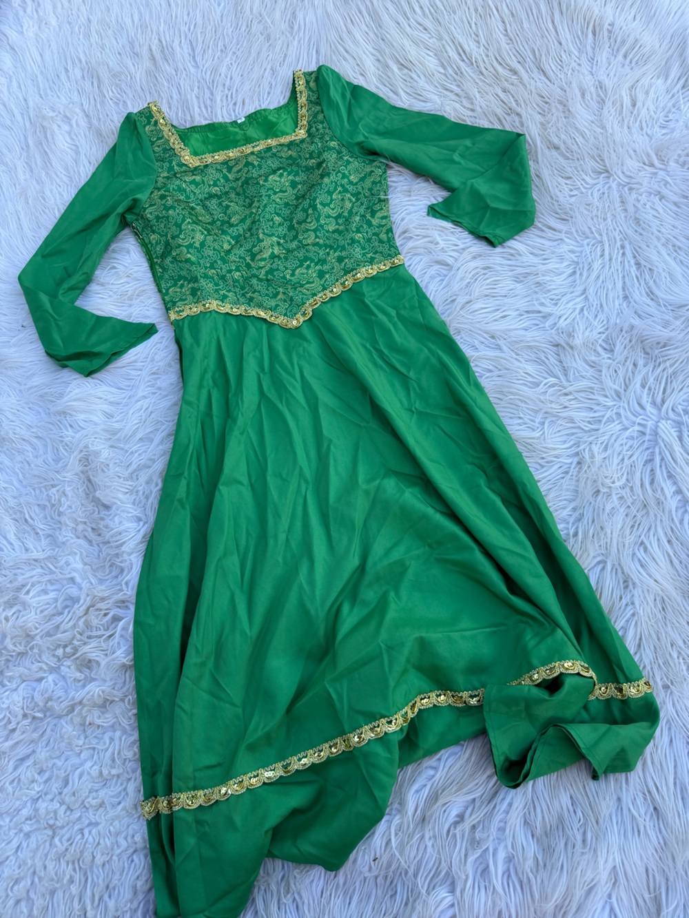 Women’s Fiona costume (A5)